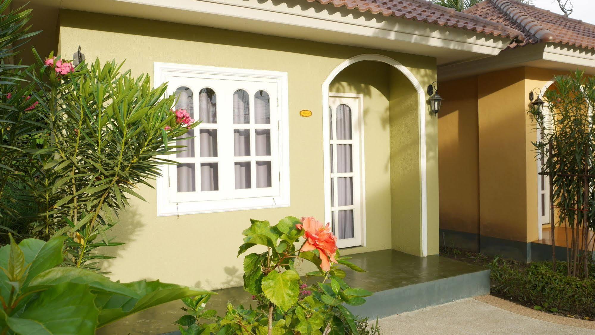 Wangpla Villa Resort Nakhon Sawan Bagian luar foto