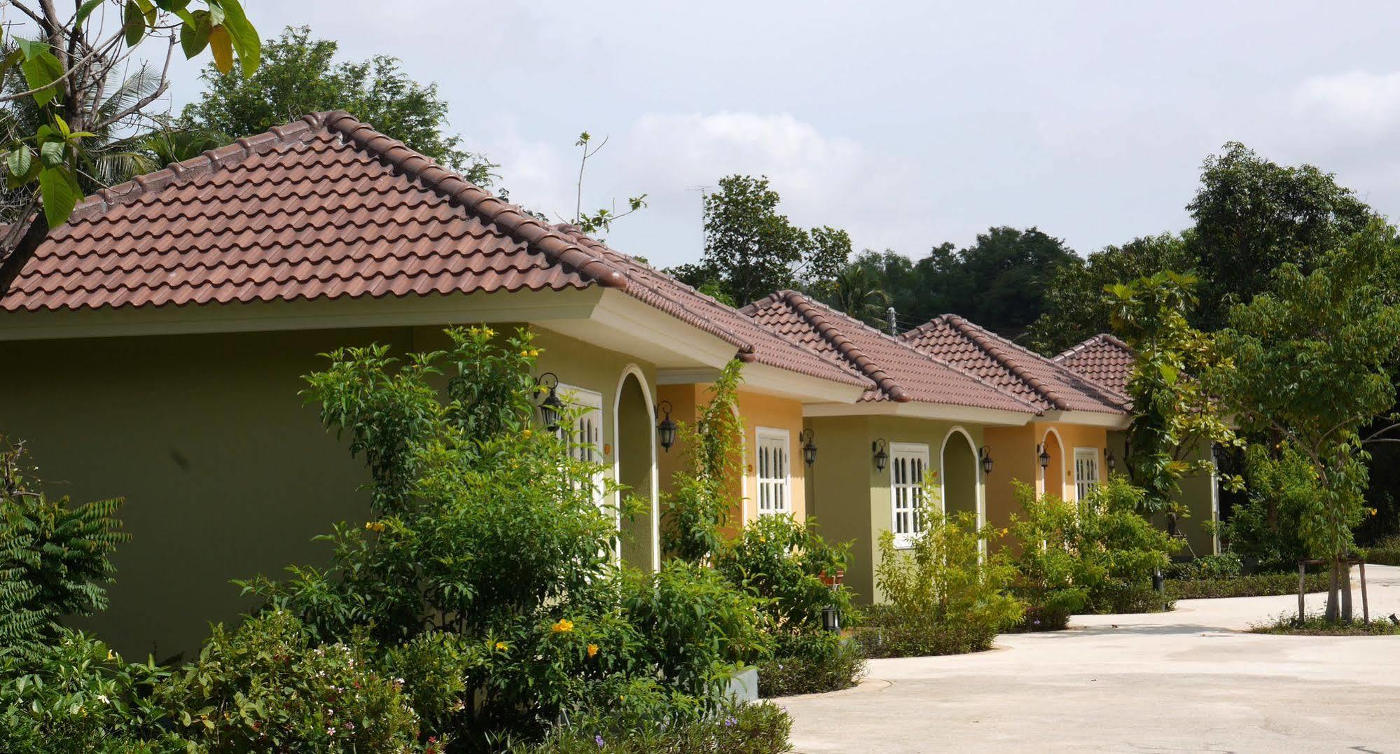 Wangpla Villa Resort Nakhon Sawan Bagian luar foto