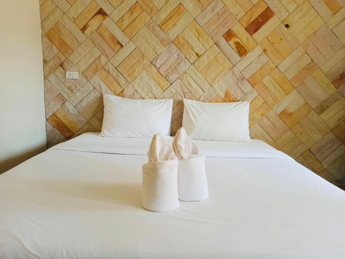 Wangpla Villa Resort Nakhon Sawan Bagian luar foto